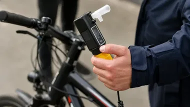 Rowerzysta z ponad promilem zatrzymany rano. Dostał 2500 zł mandatu w Ełku