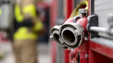 Pięć ubrań i hełmów dla OSP w Nowej Wsi Ełckiej. Jest grant na bezpieczeństwo