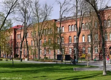 Uczniowie przejęli szkołę i w Mrozach Wielkich powitali wiosnę po swojemu