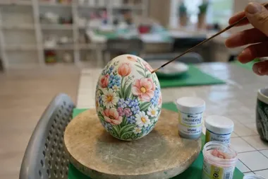 Grafika promocyjna wydarzenia Warsztat Malowania Jaj Wielkanocnych — Ełk (Pracownia Ceramiki)