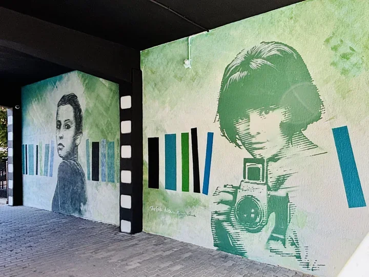 Mural przy bibliotece w Ełku oddaje hołd Zofii Nasierowskiej