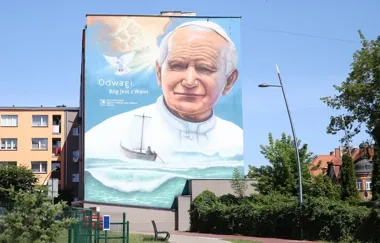 Ełk wraca do papieskiej wizyty i przypomina drogę do patrona