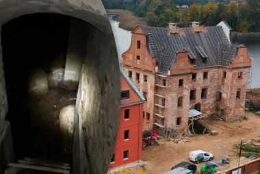 W piwnicach ełckiego zamku legenda o tunelu przestała być tylko opowieścią