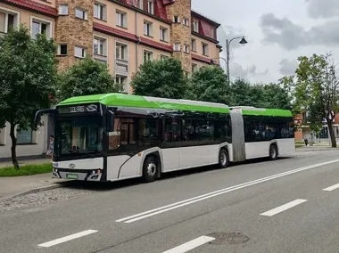W Ełku ruszył test autobusu przegubowego. Pasażerowie jadą za darmo