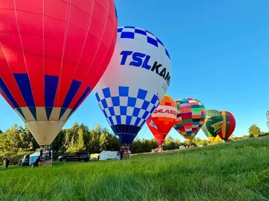 Balony nad Ełkiem już poleciały. Wieczorem kolejny pokaz