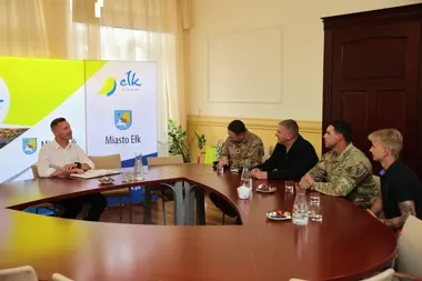 Żołnierze NATO w ratuszu. W Ełku rozmawiali o bezpieczeństwie