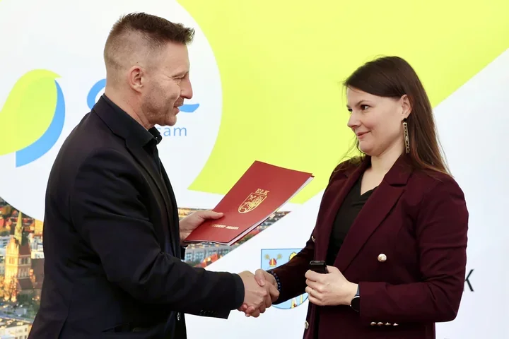 Ponad milion złotych na projekty społeczne w Ełku - samorząd podpisał siedem umów z NGO