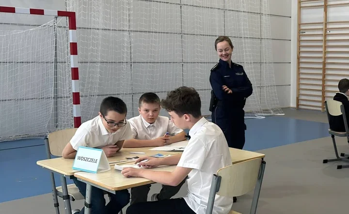 Woszczele postawiły na internetowe pułapki - policjantka weszła do komisji