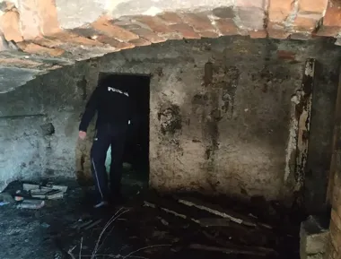 Zimno zagraża życiu. Policjanci w Ełku sprawdzają miejsca pobytu osób bezdomnych