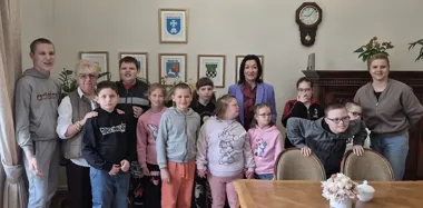 Uczniowie SOSW zajrzeli za kulisy starostwa. Tak poznawali powiat od środka