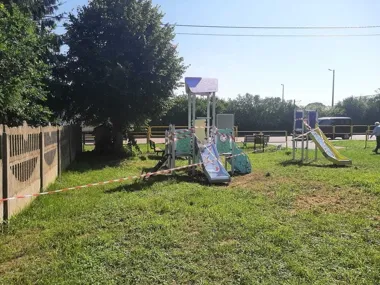 Nowe wyposażenie na placu zabaw przy Kolejowej w Prostkach
